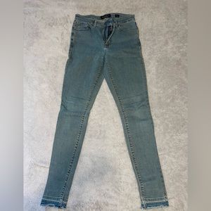 Lucky Brand - Women's High Rise Bridgette Skinny Jean / size 4 / 27